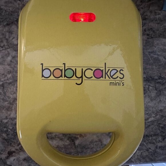 Yellow Baby Cakes Mini Nonstick Donut Maker DNM-30 Cakes Desserts Babycakes - Picture 5 of 7